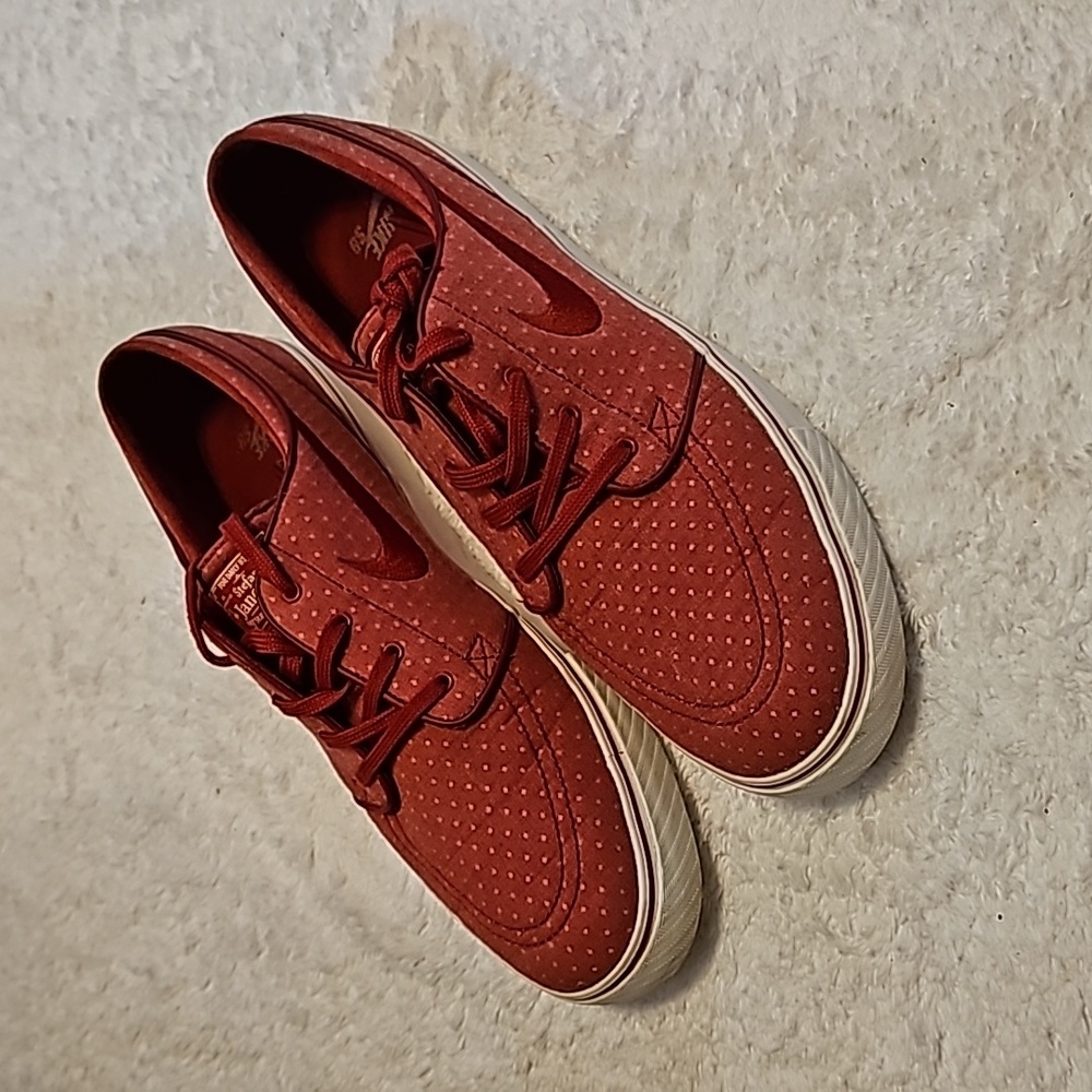 NWOT Nike Stefan Janoski skateboarding sneaker